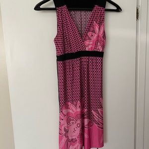 Very comfy and flattering summer dress - sz small stretch material